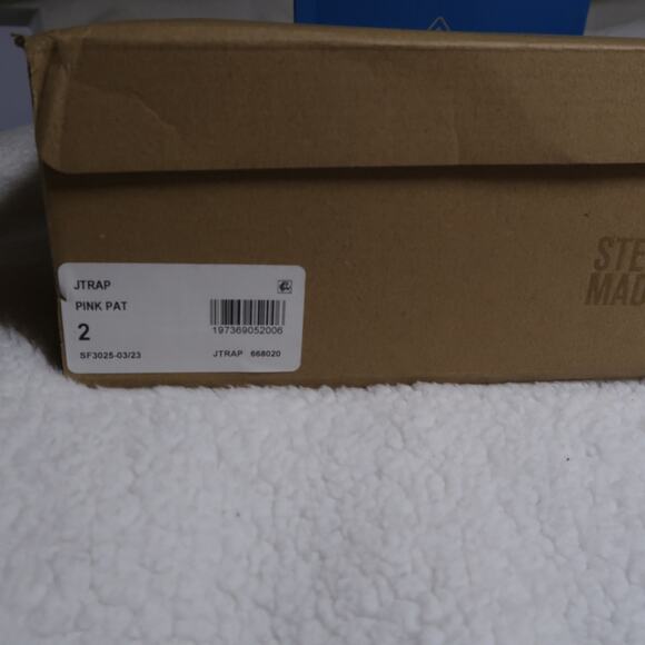 Steve Madden Trap Baby Pink Patent Leather Doc Style Boots Girls Size 2 NEW - Picture 2 of 16